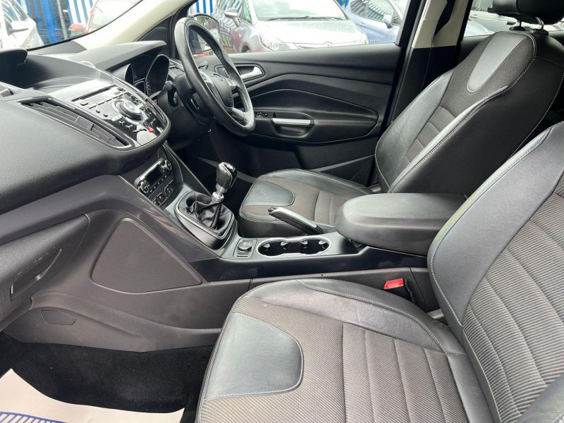FORD KUGA