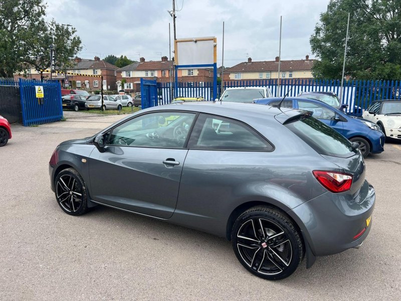 SEAT IBIZA