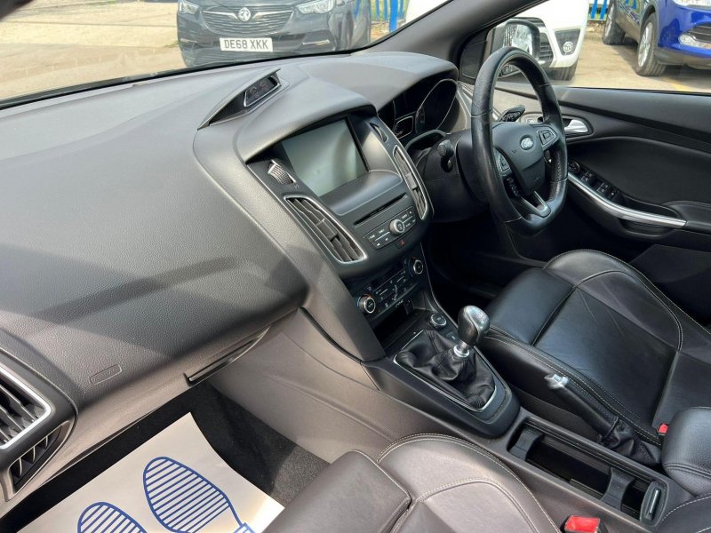 FORD FOCUS
